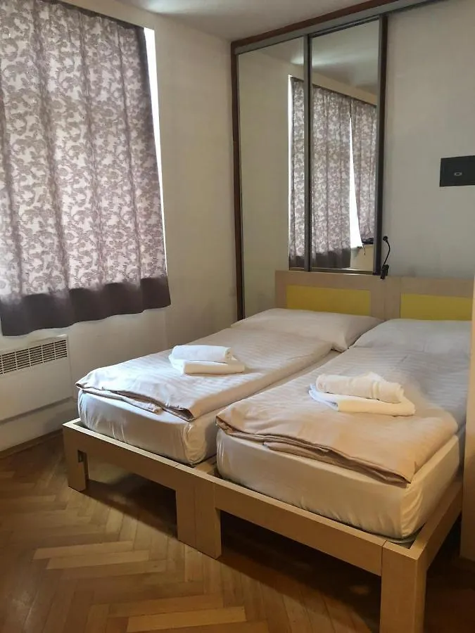 Residence La Familia Prag Aparthotel